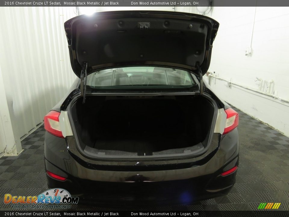 2016 Chevrolet Cruze LT Sedan Mosaic Black Metallic / Jet Black Photo #13