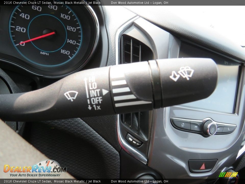2016 Chevrolet Cruze LT Sedan Mosaic Black Metallic / Jet Black Photo #22
