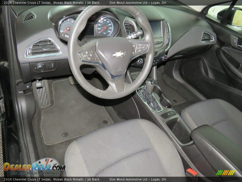 2016 Chevrolet Cruze LT Sedan Mosaic Black Metallic / Jet Black Photo #28