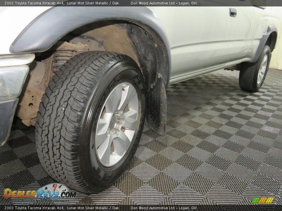 2003 Toyota Tacoma Xtracab 4x4 Lunar Mist Silver Metallic / Oak Photo #8
