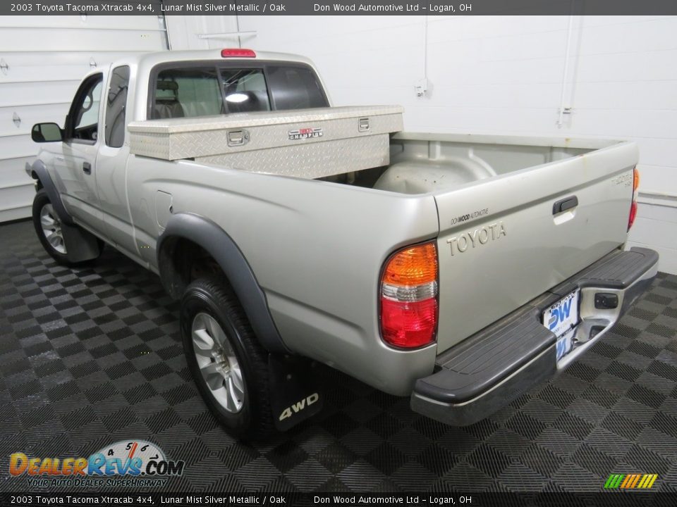2003 Toyota Tacoma Xtracab 4x4 Lunar Mist Silver Metallic / Oak Photo #10