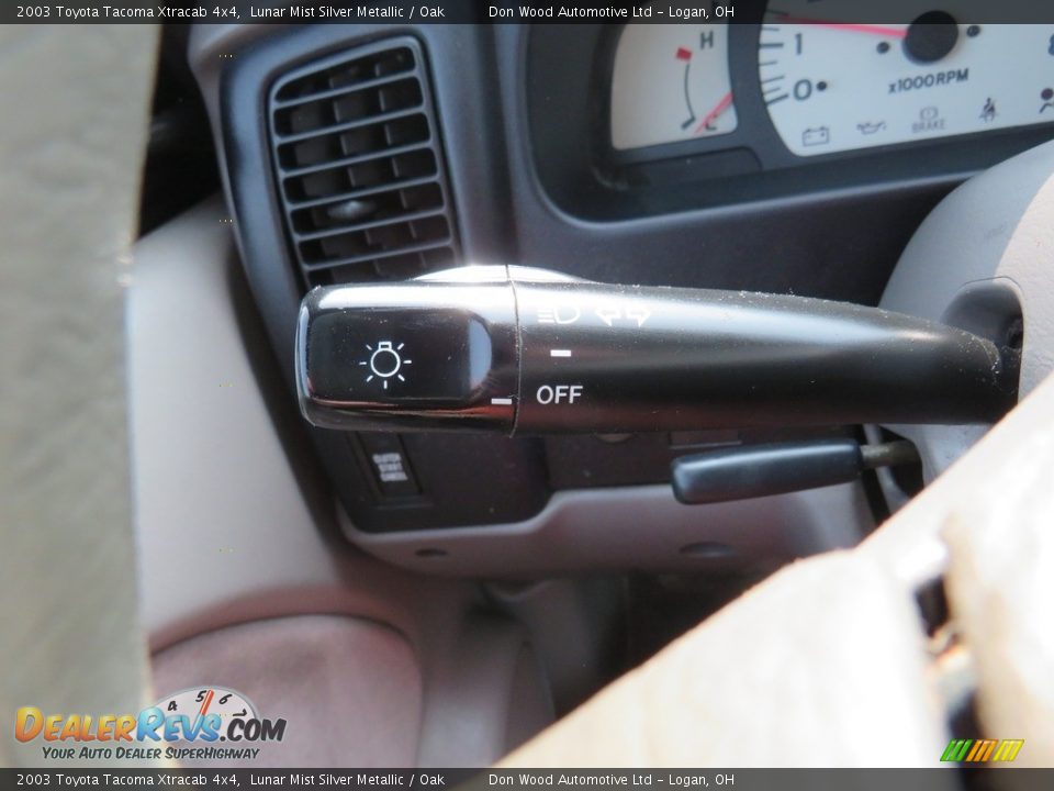 2003 Toyota Tacoma Xtracab 4x4 Lunar Mist Silver Metallic / Oak Photo #17