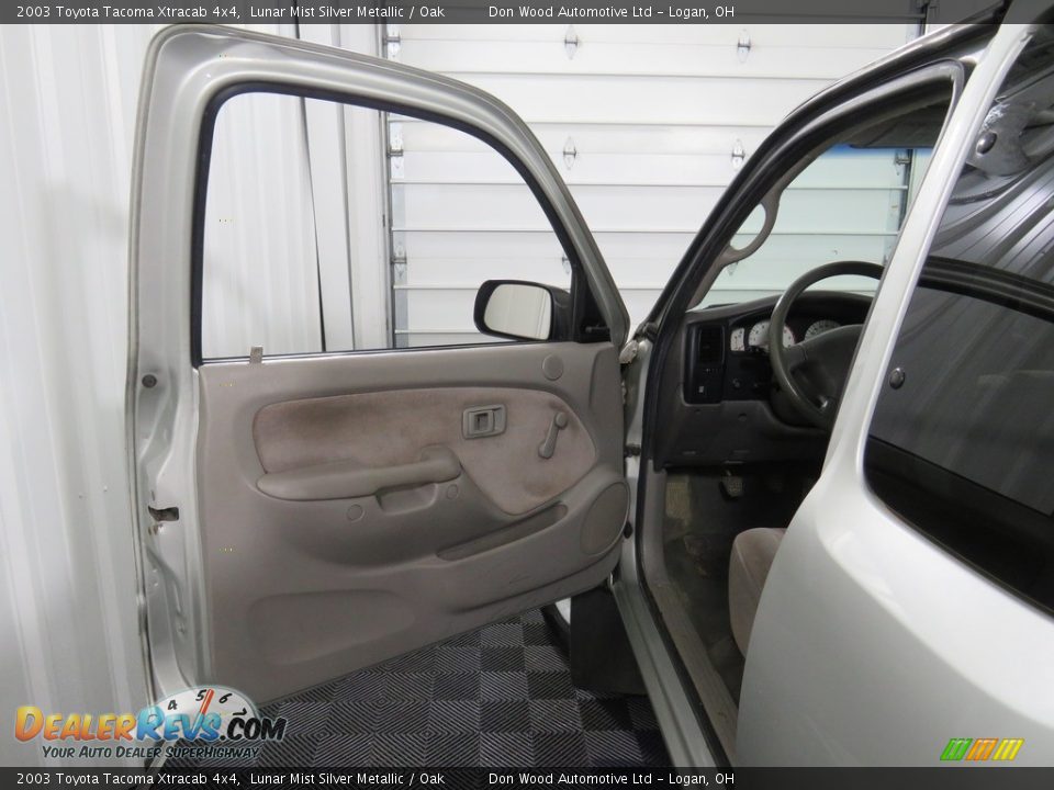 2003 Toyota Tacoma Xtracab 4x4 Lunar Mist Silver Metallic / Oak Photo #21
