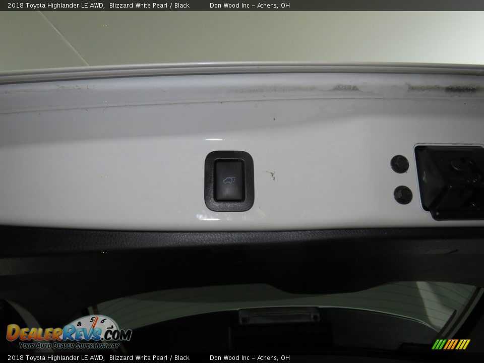 2018 Toyota Highlander LE AWD Blizzard White Pearl / Black Photo #14