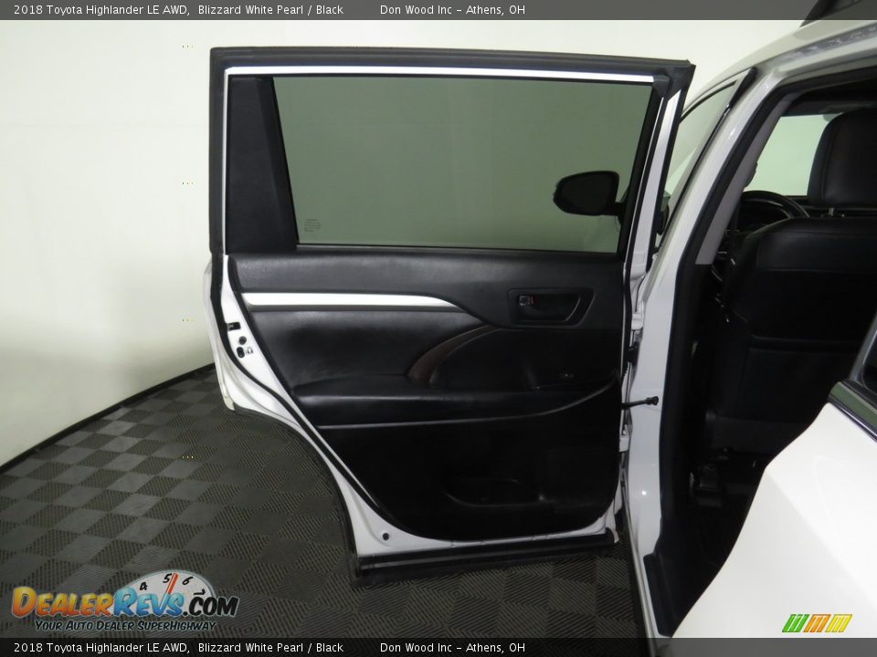 2018 Toyota Highlander LE AWD Blizzard White Pearl / Black Photo #25