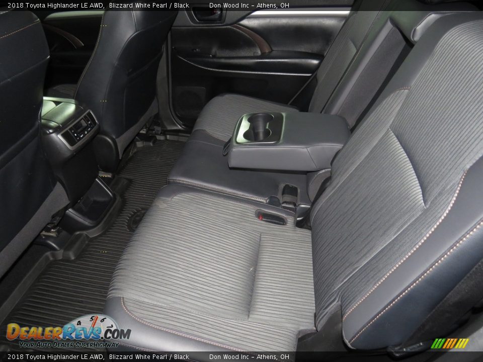 2018 Toyota Highlander LE AWD Blizzard White Pearl / Black Photo #26