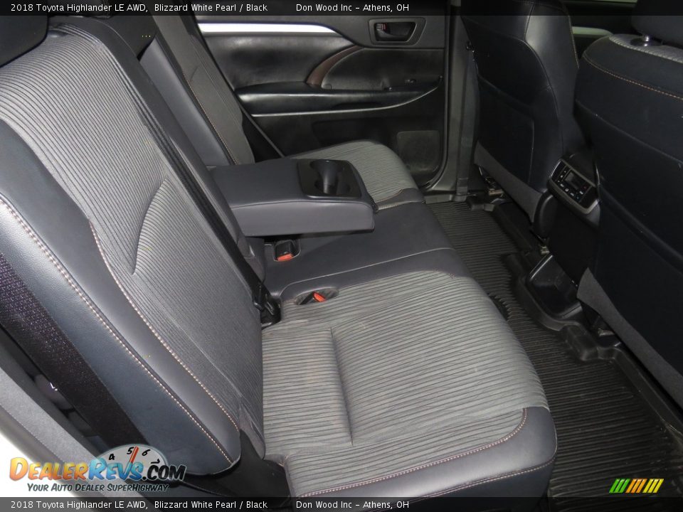 2018 Toyota Highlander LE AWD Blizzard White Pearl / Black Photo #29
