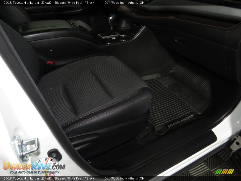 2018 Toyota Highlander LE AWD Blizzard White Pearl / Black Photo #31