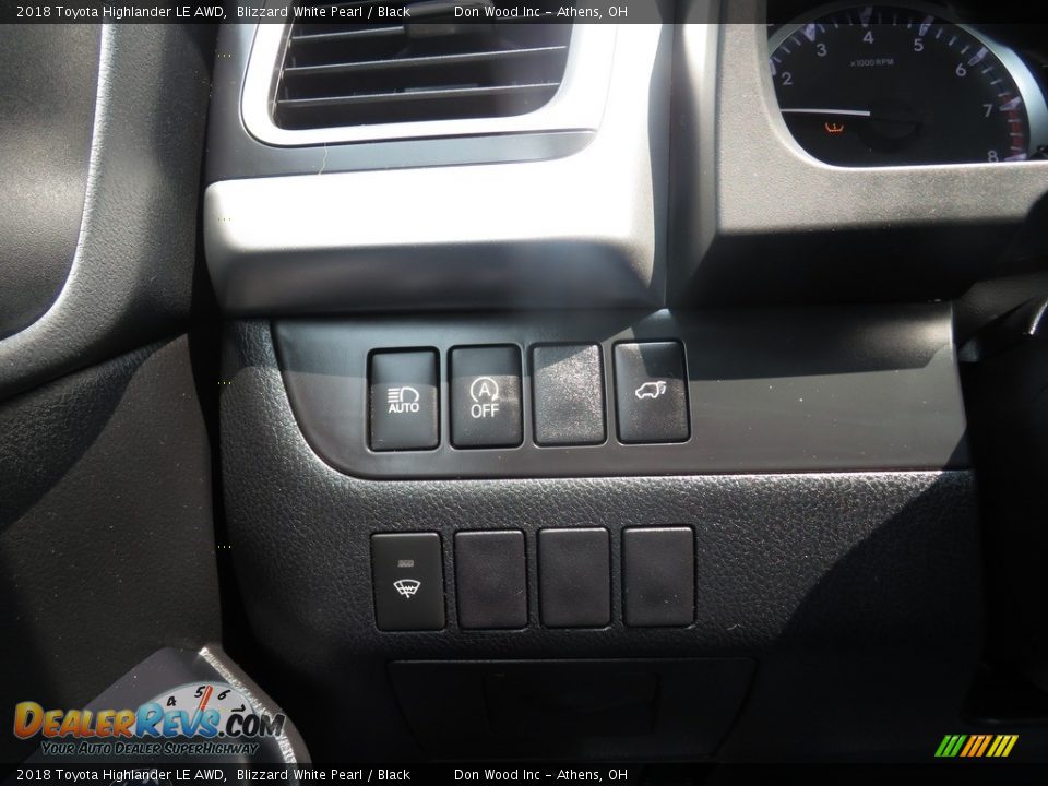 2018 Toyota Highlander LE AWD Blizzard White Pearl / Black Photo #36