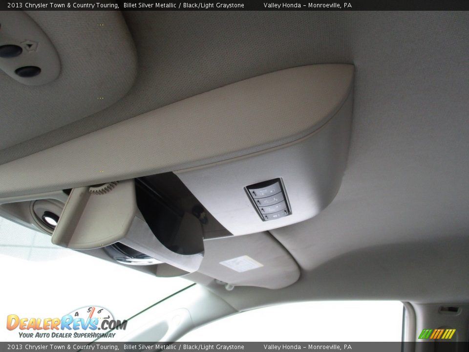 2013 Chrysler Town & Country Touring Billet Silver Metallic / Black/Light Graystone Photo #17
