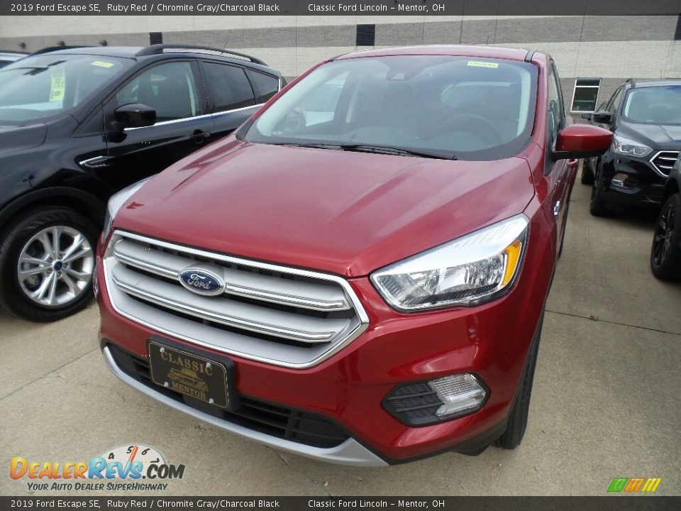 2019 Ford Escape SE Ruby Red / Chromite Gray/Charcoal Black Photo #1