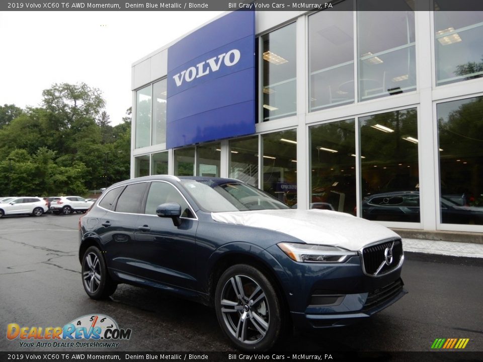 Front 3/4 View of 2019 Volvo XC60 T6 AWD Momentum Photo #1