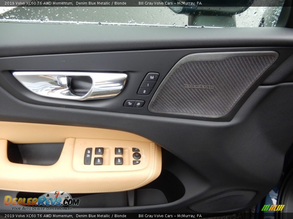 Door Panel of 2019 Volvo XC60 T6 AWD Momentum Photo #10