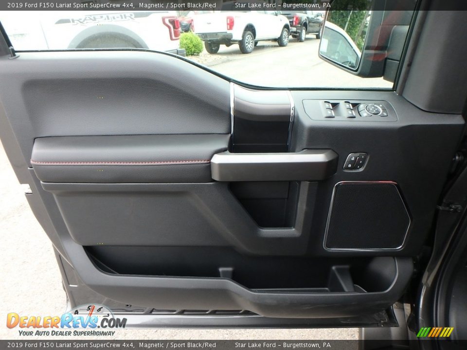 Door Panel of 2019 Ford F150 Lariat Sport SuperCrew 4x4 Photo #12