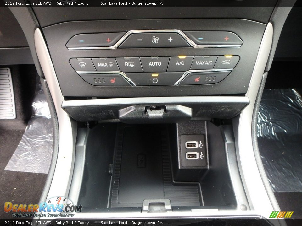 Controls of 2019 Ford Edge SEL AWD Photo #18