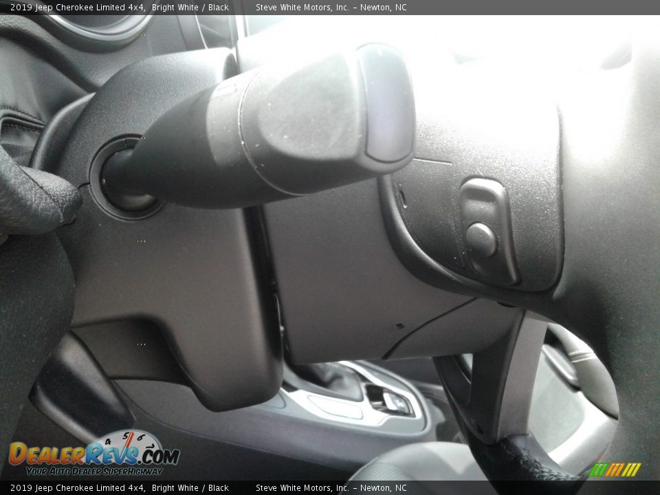 2019 Jeep Cherokee Limited 4x4 Bright White / Black Photo #16