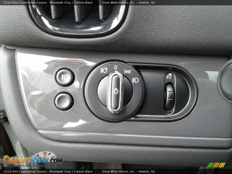 Controls of 2019 Mini Countryman Cooper Photo #15
