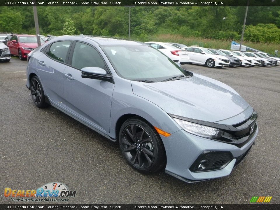 Front 3/4 View of 2019 Honda Civic Sport Touring Hatchback Photo #5