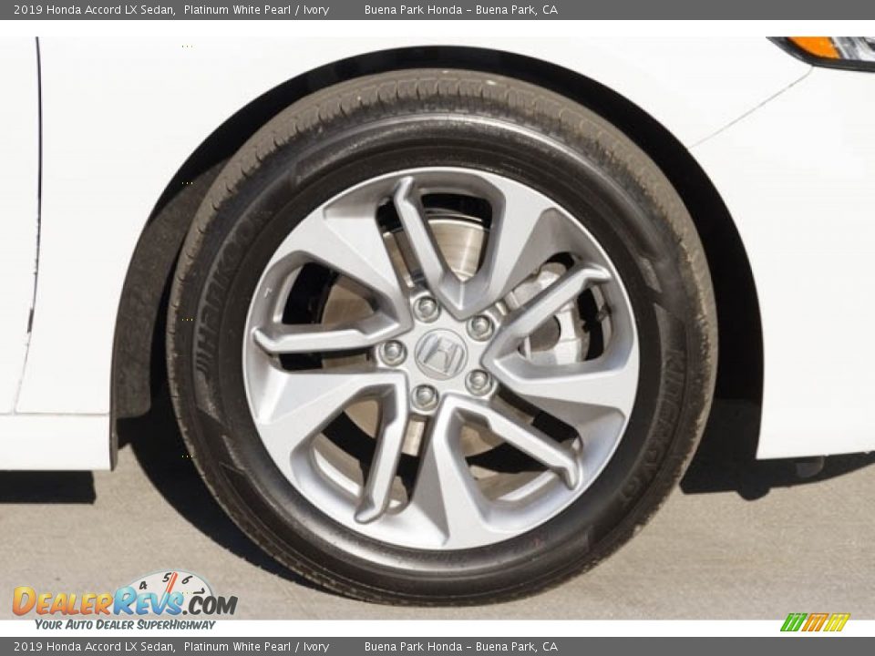 2019 Honda Accord LX Sedan Platinum White Pearl / Ivory Photo #4