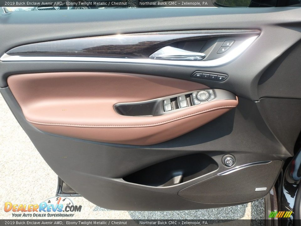 Door Panel of 2019 Buick Enclave Avenir AWD Photo #15
