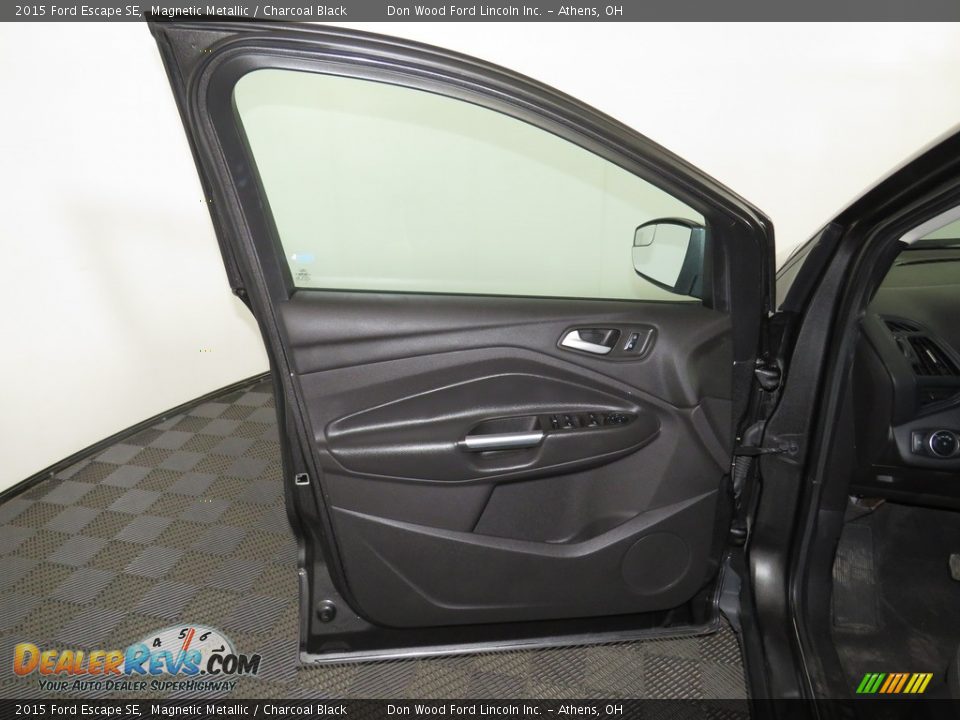2015 Ford Escape SE Magnetic Metallic / Charcoal Black Photo #20