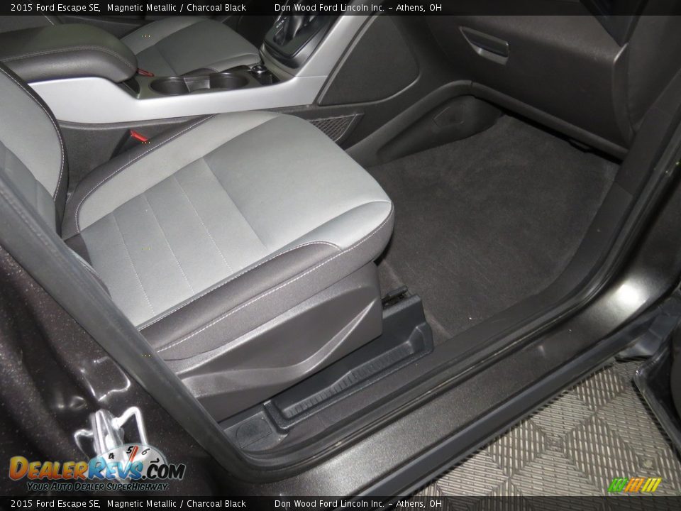 2015 Ford Escape SE Magnetic Metallic / Charcoal Black Photo #29
