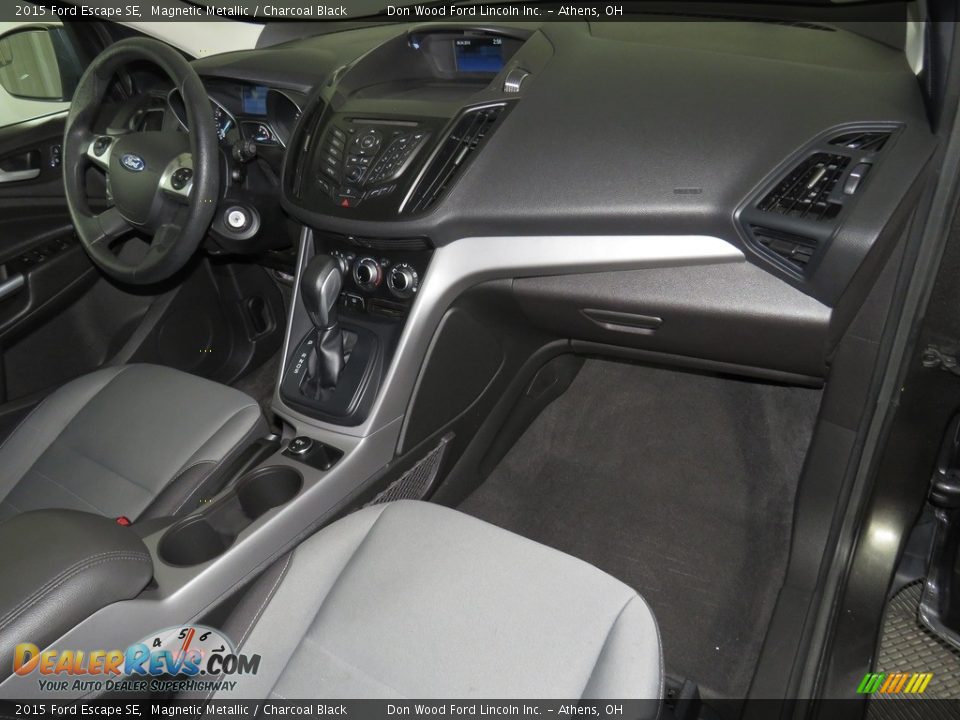 2015 Ford Escape SE Magnetic Metallic / Charcoal Black Photo #30