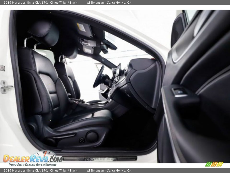 2016 Mercedes-Benz GLA 250 Cirrus White / Black Photo #30