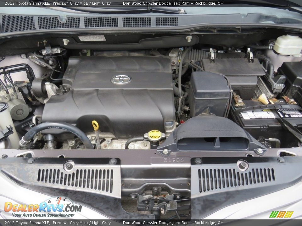 2012 Toyota Sienna XLE Predawn Gray Mica / Light Gray Photo #8