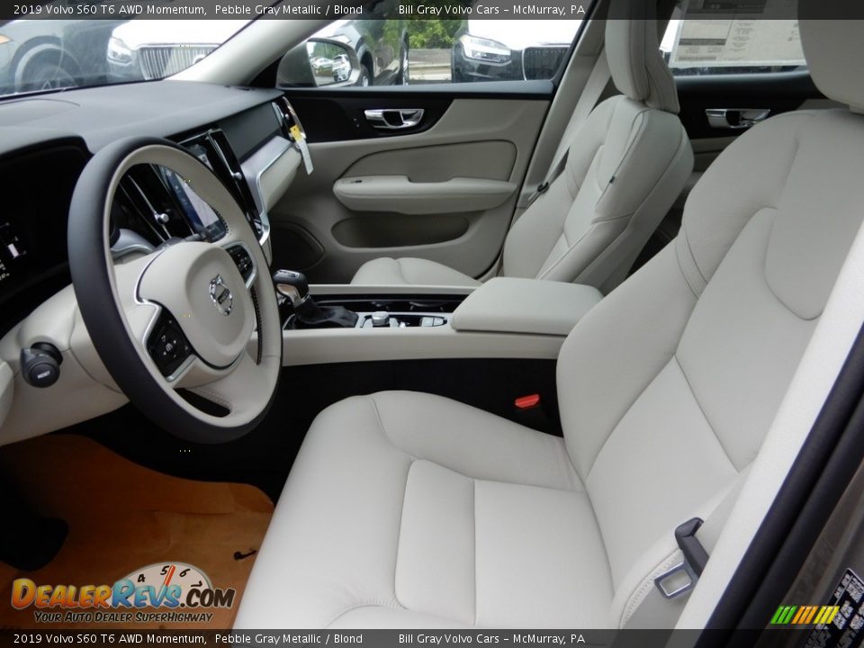 Front Seat of 2019 Volvo S60 T6 AWD Momentum Photo #7