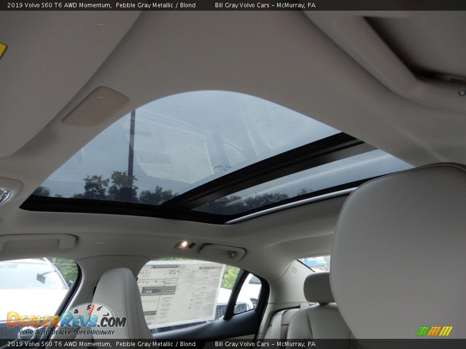 Sunroof of 2019 Volvo S60 T6 AWD Momentum Photo #12