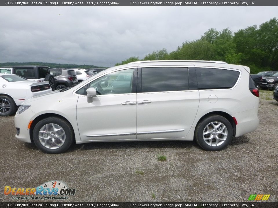 2019 Chrysler Pacifica Touring L Luxury White Pearl / Cognac/Alloy Photo #2
