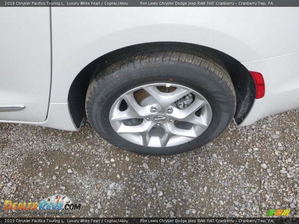 2019 Chrysler Pacifica Touring L Luxury White Pearl / Cognac/Alloy Photo #3