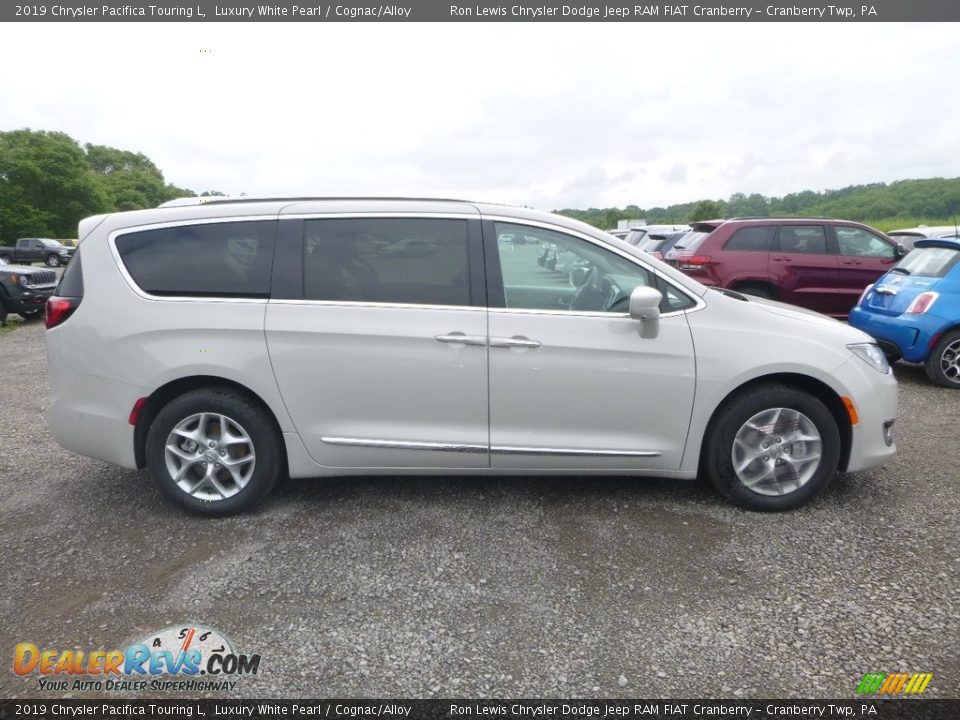 2019 Chrysler Pacifica Touring L Luxury White Pearl / Cognac/Alloy Photo #7