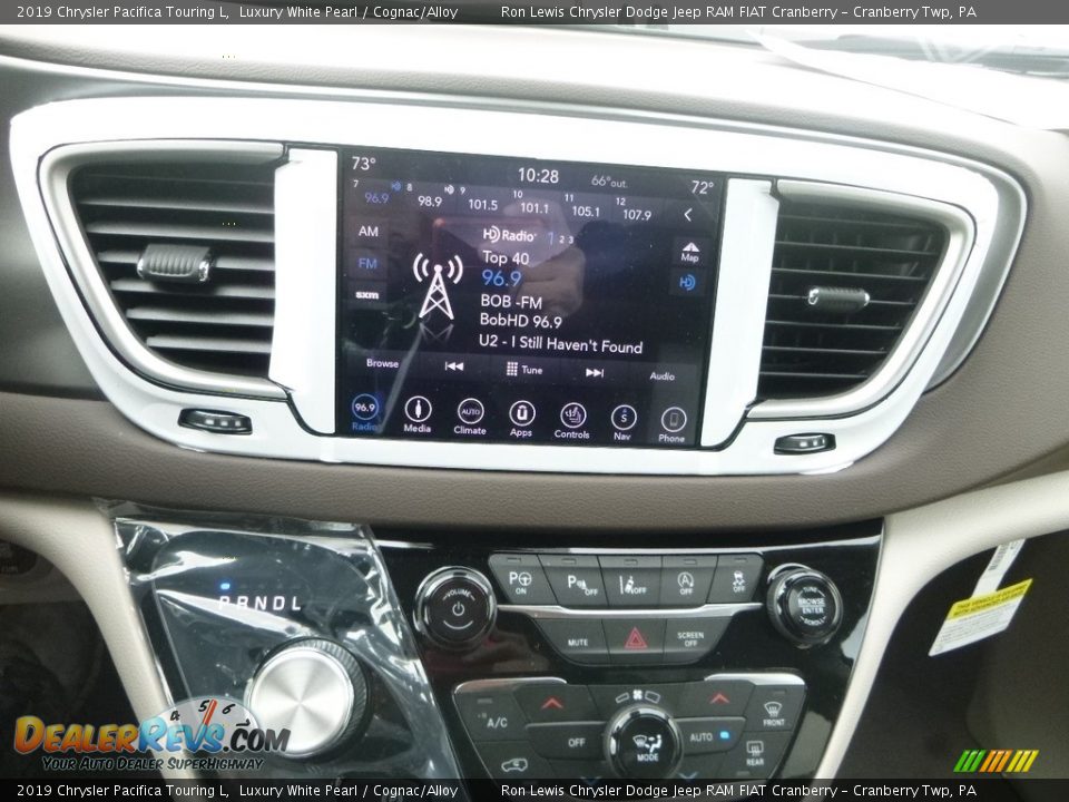 2019 Chrysler Pacifica Touring L Luxury White Pearl / Cognac/Alloy Photo #16