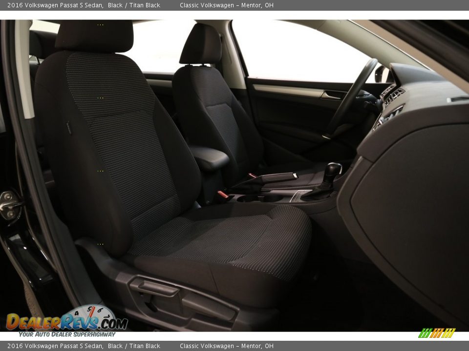 2016 Volkswagen Passat S Sedan Black / Titan Black Photo #17