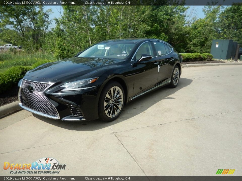 Front 3/4 View of 2019 Lexus LS 500 AWD Photo #1