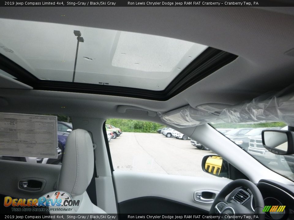 2019 Jeep Compass Limited 4x4 Sting-Gray / Black/Ski Gray Photo #12