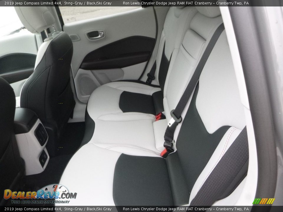 2019 Jeep Compass Limited 4x4 Sting-Gray / Black/Ski Gray Photo #13