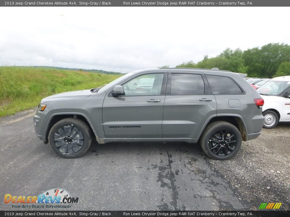 2019 Jeep Grand Cherokee Altitude 4x4 Sting-Gray / Black Photo #2