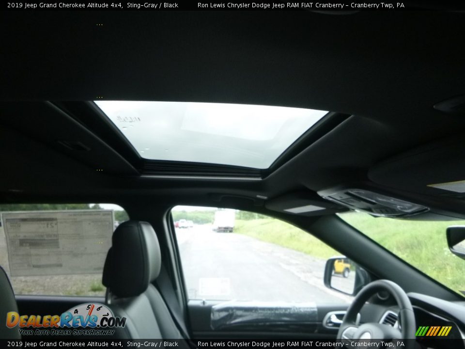 2019 Jeep Grand Cherokee Altitude 4x4 Sting-Gray / Black Photo #11