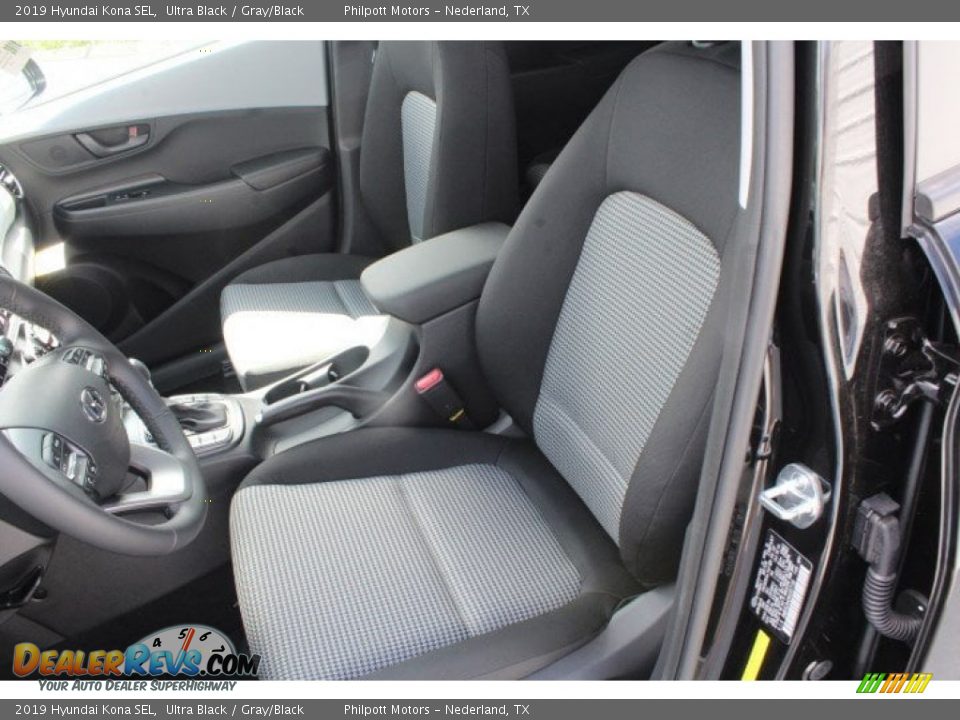 Front Seat of 2019 Hyundai Kona SEL Photo #10