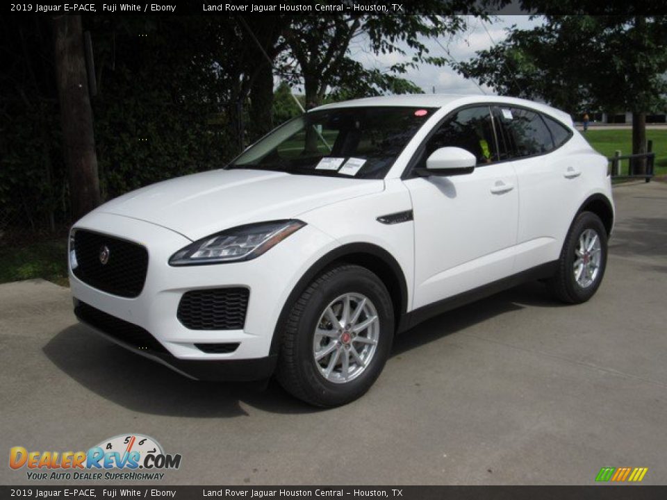 Front 3/4 View of 2019 Jaguar E-PACE  Photo #10