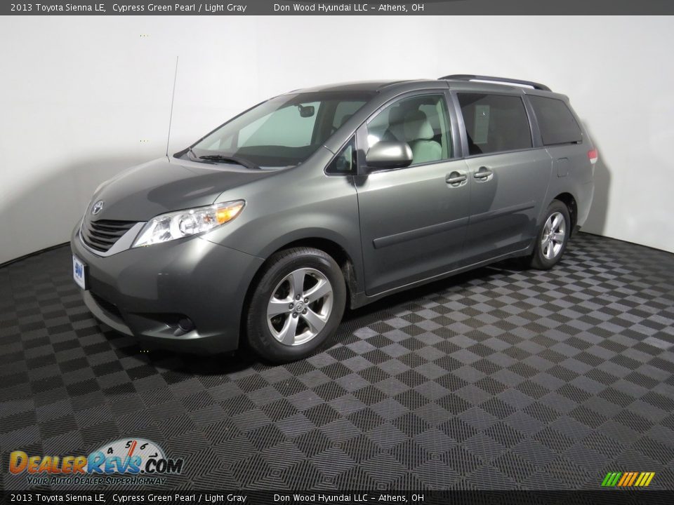 2013 Toyota Sienna LE Cypress Green Pearl / Light Gray Photo #7