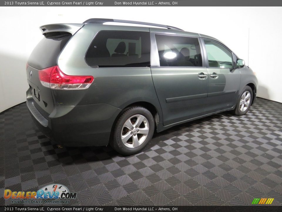 2013 Toyota Sienna LE Cypress Green Pearl / Light Gray Photo #16
