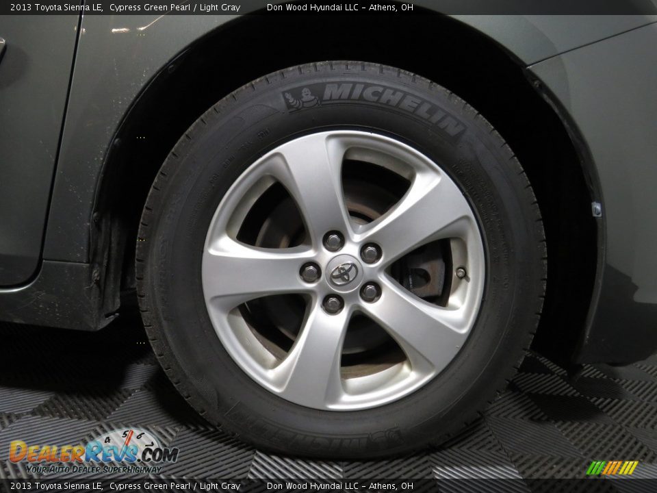 2013 Toyota Sienna LE Cypress Green Pearl / Light Gray Photo #19