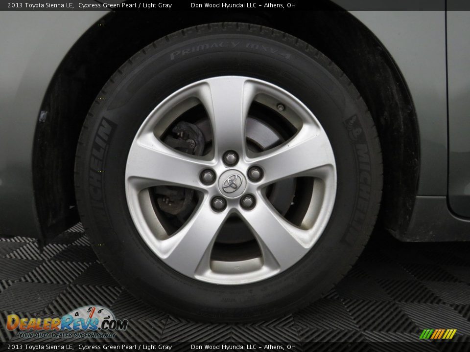2013 Toyota Sienna LE Cypress Green Pearl / Light Gray Photo #20
