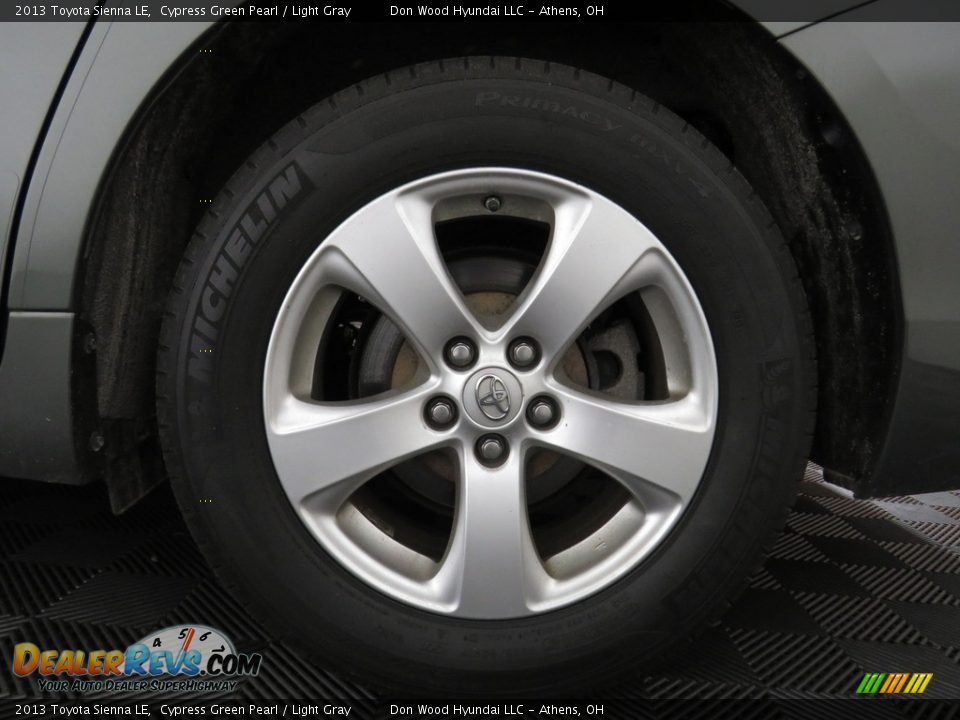2013 Toyota Sienna LE Cypress Green Pearl / Light Gray Photo #21