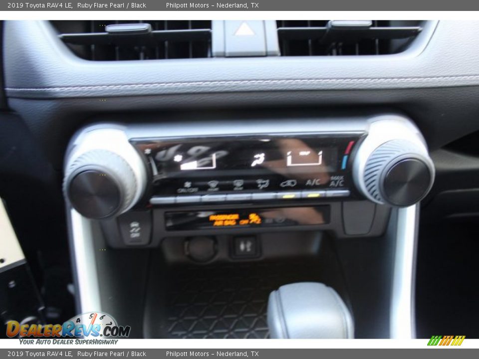 2019 Toyota RAV4 LE Ruby Flare Pearl / Black Photo #15