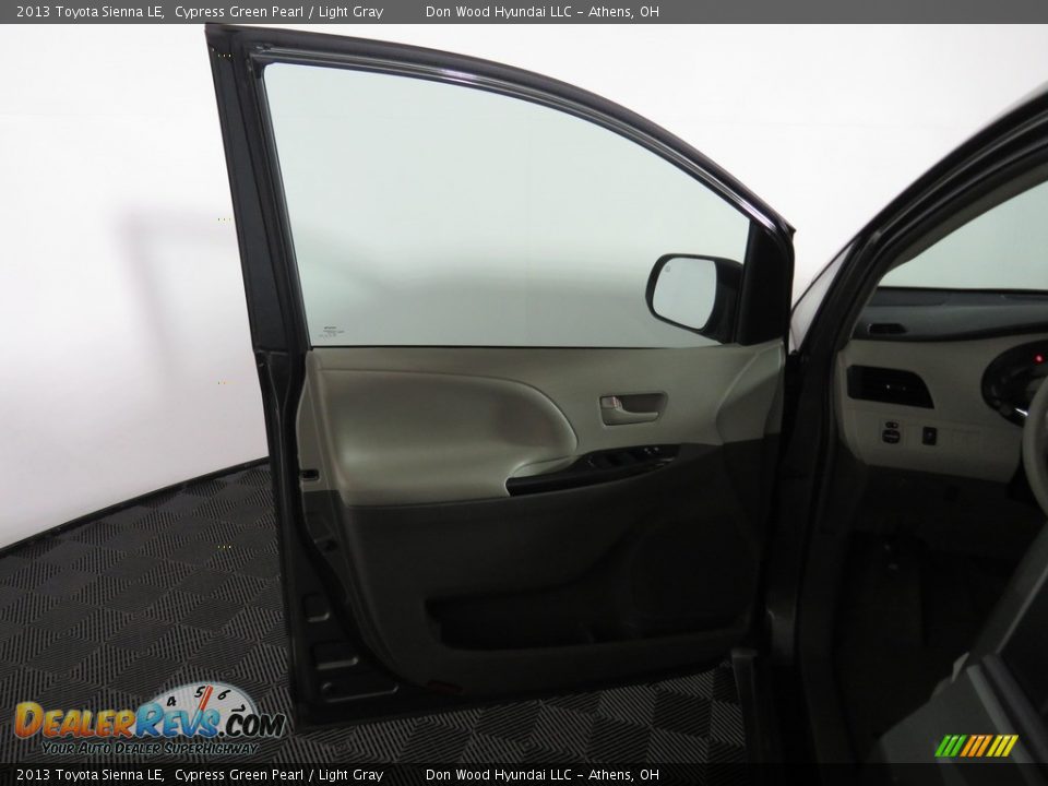 2013 Toyota Sienna LE Cypress Green Pearl / Light Gray Photo #22